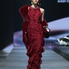 Dimensions of Us عنوان عرض خريف وشتاء 2025 لعلامة Shein