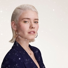 Chaumet تكشف عن سحر المجوهرات في موسم الأعياد