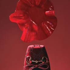 إكسسوارات GUCCI قطع فنية تلمع بروح الإحتفالات ودفء ديسمبر