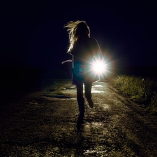 ما تفسير حلم الهروب والاختباء في المنام؟