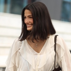 لأول مرة تارا عماد تقدم مشهدًا غنائيًا