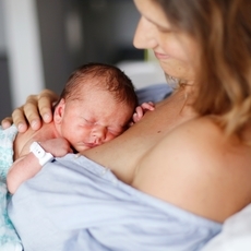 ما تفسير حلم الولادة بدون ألم؟