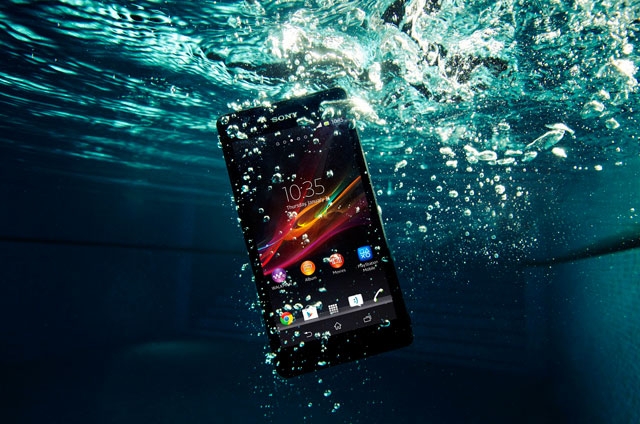 هاتف XPERIA ZR الجديد من Sony مقاوم للماء