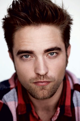 الممثل Robert Pattinson  الوجه الجديد لعطر  Dior Homme
