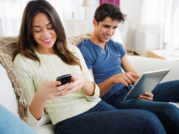 الضـــرة الإلكترونيـــة داء العصـــــر