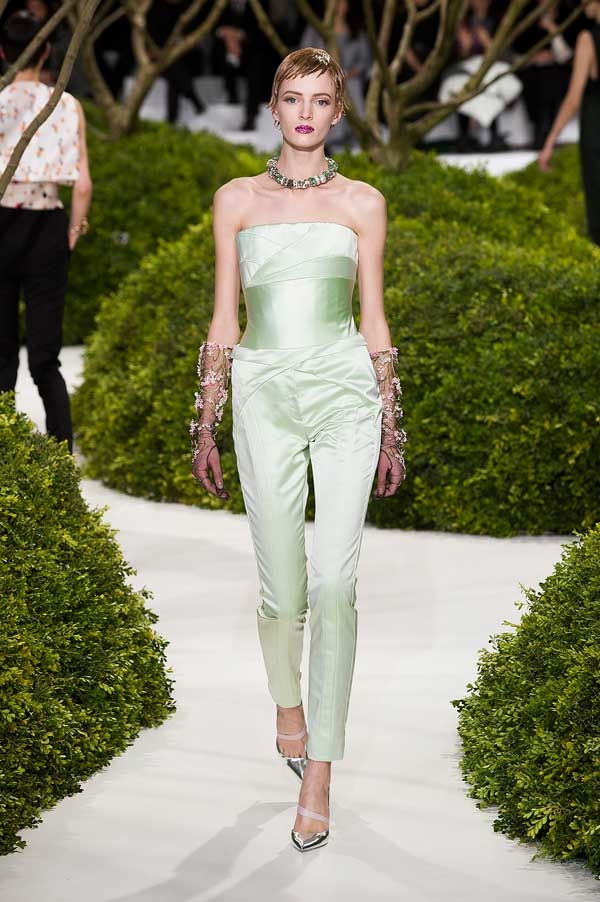 السروال عالي الخصر من ‏Christian Dior