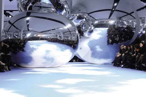 Dior من أسبـــوع الموضــــة لخريـــف 2013-2014