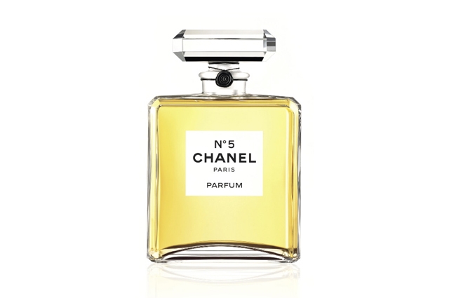 العطر الأول من  شانيل