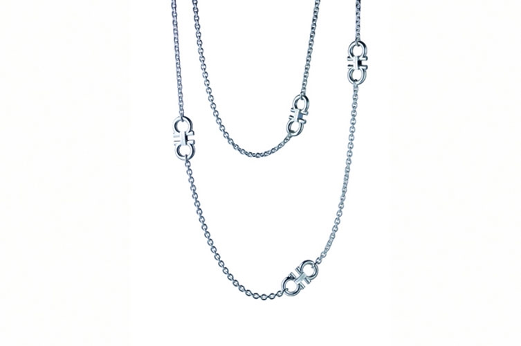 كوني النجمة مع  Salvatore Ferragamo