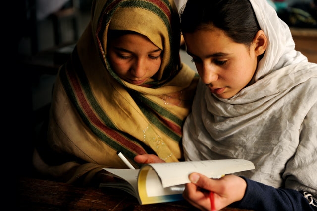 المرأة العربية بين المـجـــتـمـــع والإعــلام
