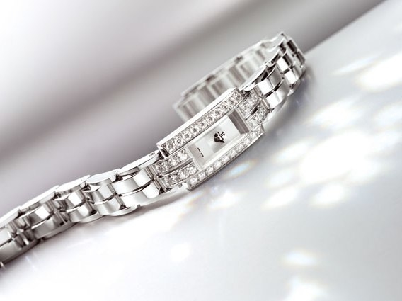 ‏Diane kruger تتألق بساعة من LeCoultre Joaillerie 101