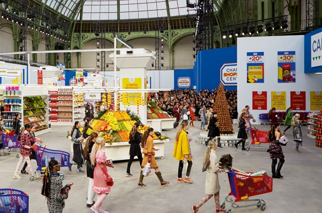 تسوقي مع Chanel