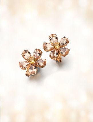 ‏أقراط من الذهب من “Dolce & Gabbana”