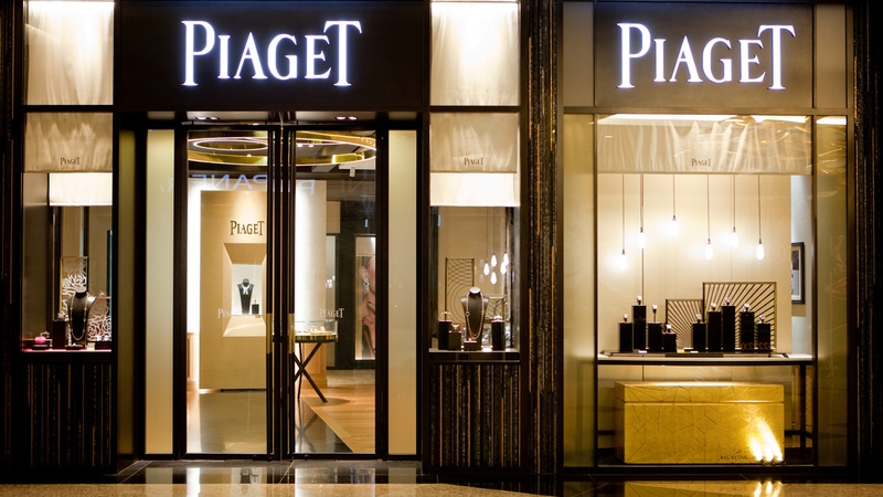متجر  Piaget   العصريّ الجديد في  شارع التحلية في جدّة
