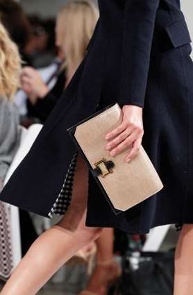 ابداعات رومانسية مع”Oscar De La Renta”