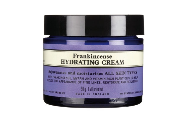 اللبان لإخفاء عيوب البشرة