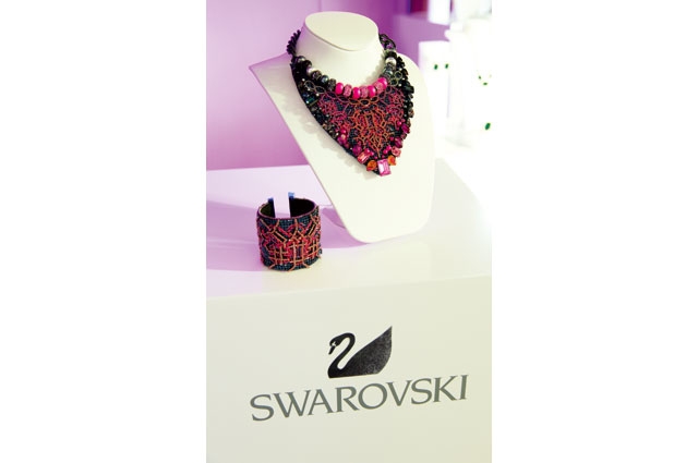 ”Swarovski” تطلق مجموعة “Facets of Lights” في دبي