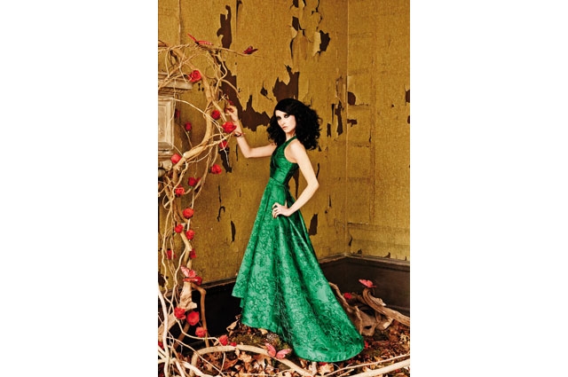 أنوثة مفعمة مع “Stacey Bendet”