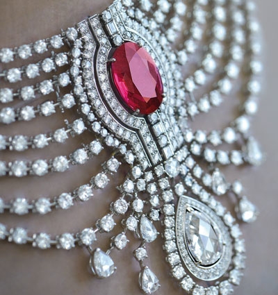 مجموعة مجوهرات Royal Collection الاستثنائيّة من Cartier
