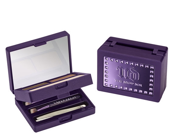 العدّة الكاملة لحاجبيك Brow Box