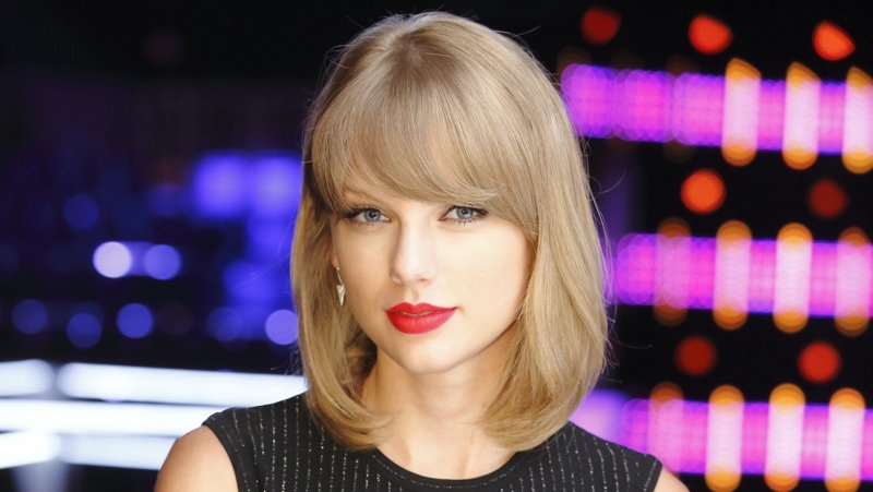 احصلي على ماكياج Taylor Swift