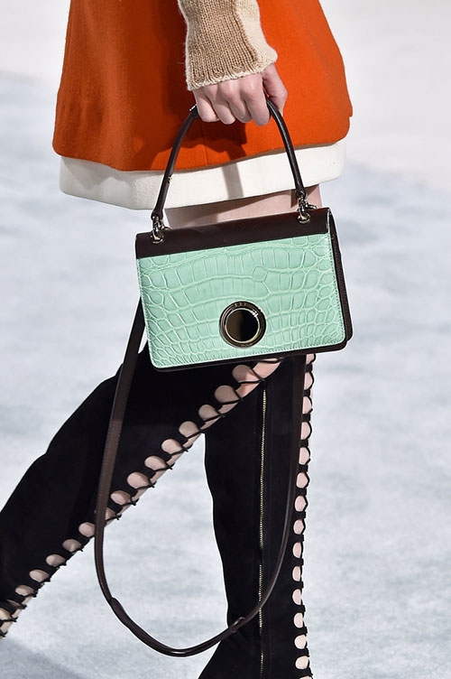 تعرّفي إلى حقائب Giambattista Valli