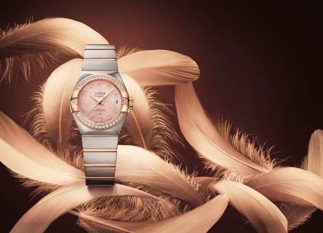 OMEGA تطلق ساعة Constellation Pluma بحلة جديدة