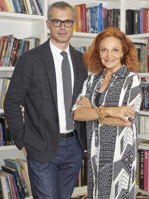 الدخان الأبيض يتصاعد من دار Diane von Furstenberg