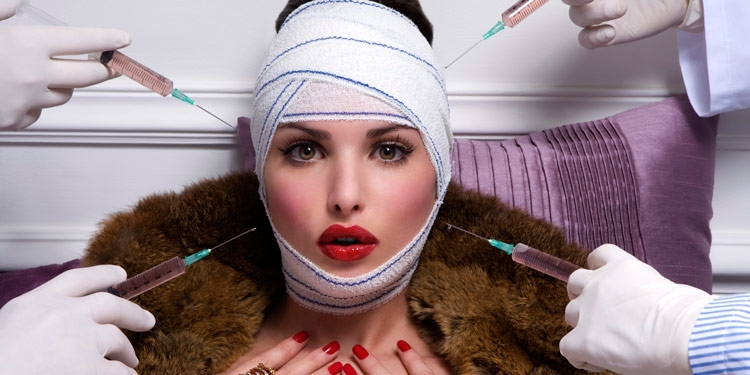 ما العلاقة بين عمليّات التجميل والانتحار؟