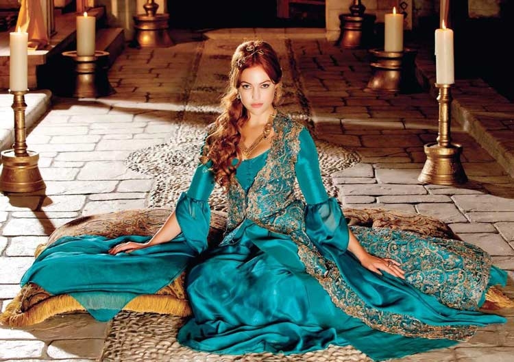 “مهنّد” يعتزل و”هيام” تعود!