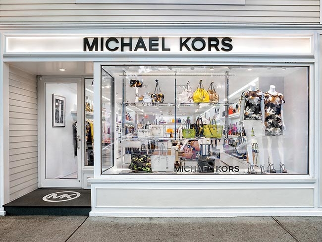 Michael Kors يدفع أموال طائلة