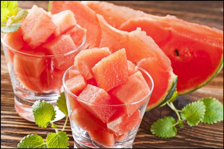 فوائد أكل البطيخ في الصيف