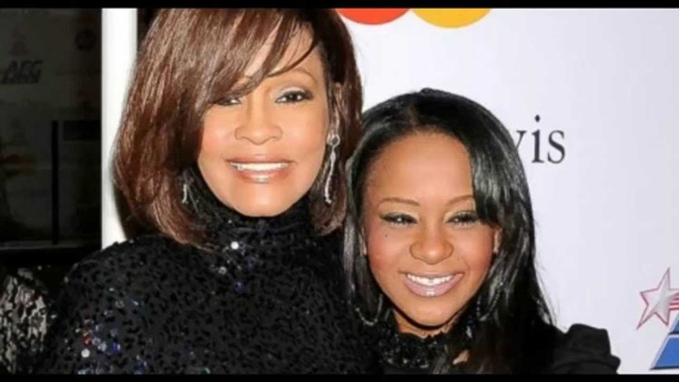 وفاة ابنة الراحلة Whitney Houston
