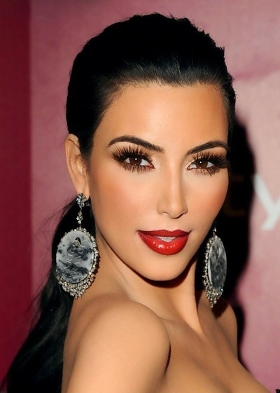 نصائح لمكياج شبيه بمكياج Kim Kardashian