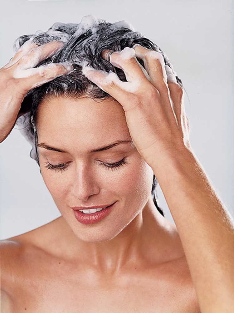 نصائح لإصلاح الشعر المجعد التالف