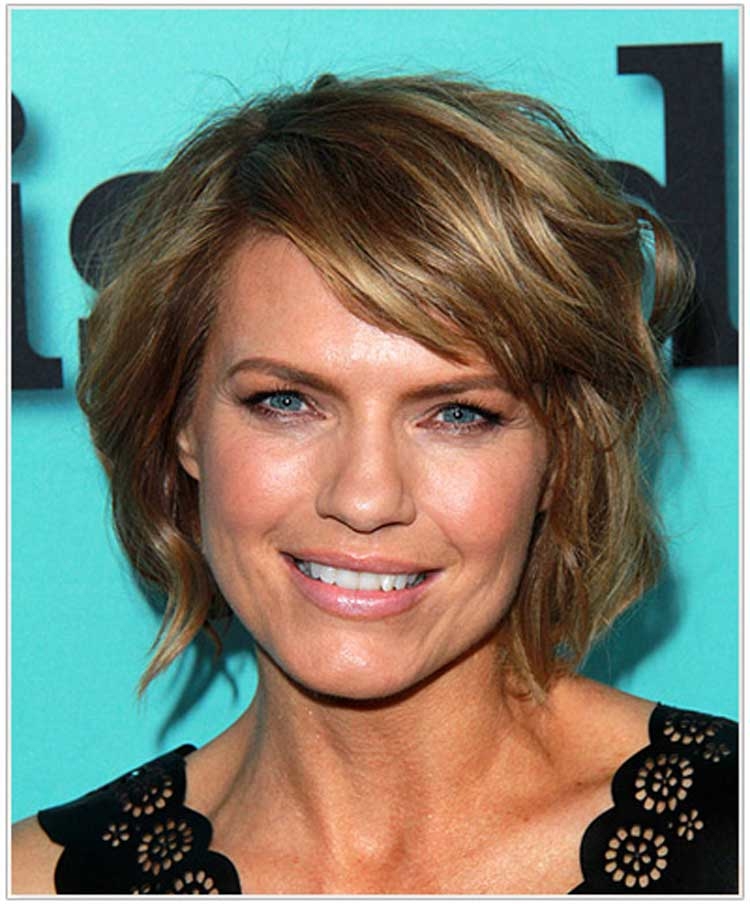 تسريحات للشعر المموج