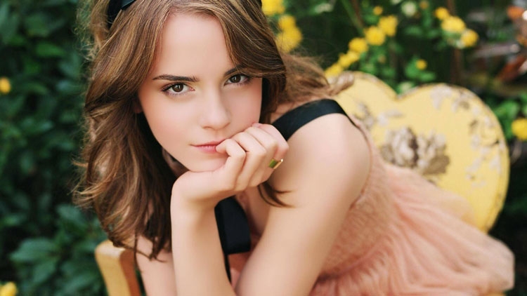 بشرة Emma Watson