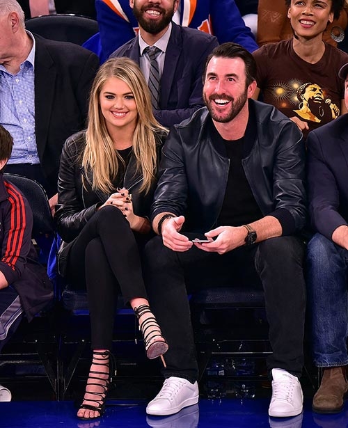 إطلالة رائعة لـKate Upton في مباراة في كرة السلة