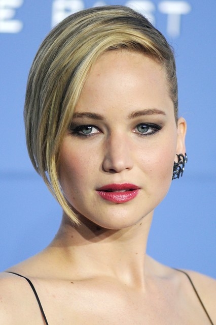 Jennifer Lawrence وتسريحات متنوعة