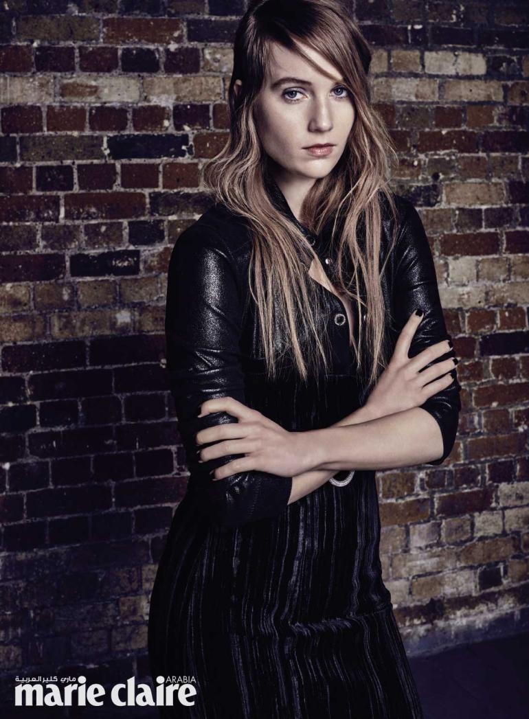 PETRA PALUMBO  عارضة أزياء تحب الحياكة