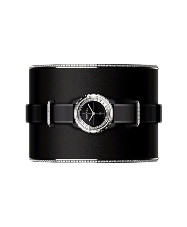 ساعة J12 XS Ceramic الجديدة من Chanel