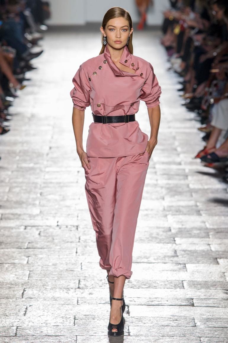 من ميلانو أحذيةBottega Veneta   لربيع وصيف 2017