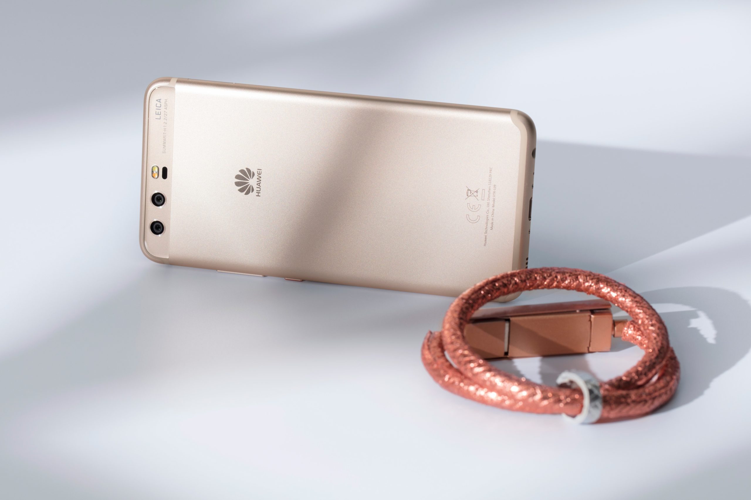 Huawei  تتعاون مع علامة الأزياء التجارية Ricostru لإطلاق مجموعة هواتف جديدة