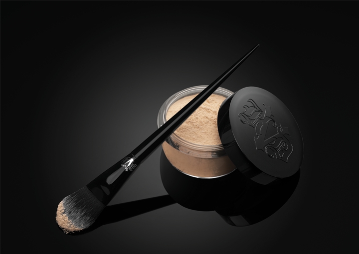 إطلالالتك مثالية مع Kat Von D