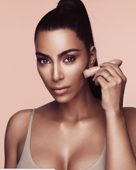 Kim Kardashian تحقق 14 مليون دولار في غضون دقائق
