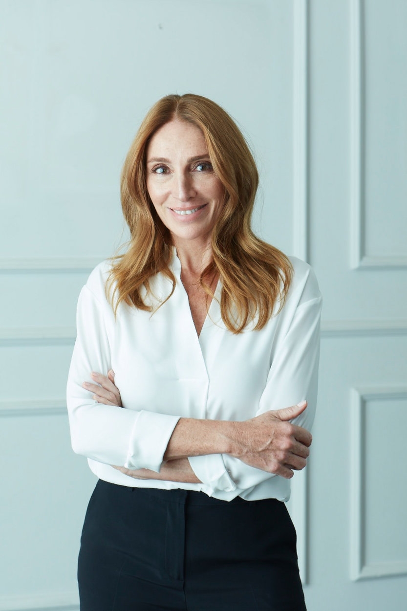 Dilek Hanif رمز المرأة العصريّة