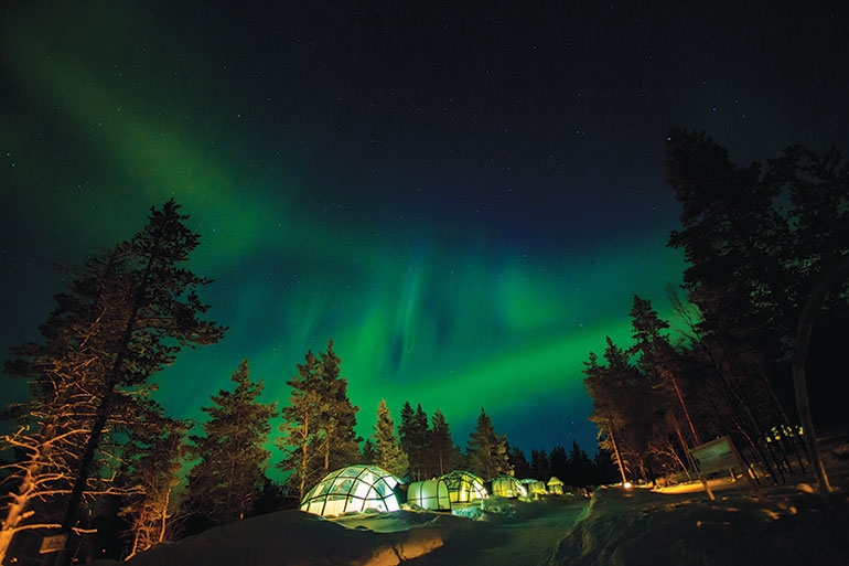 رحـــلة إلى عالم الأضواء