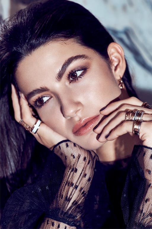 احصلي على مكياج تارا عماد بالخطوات التالية