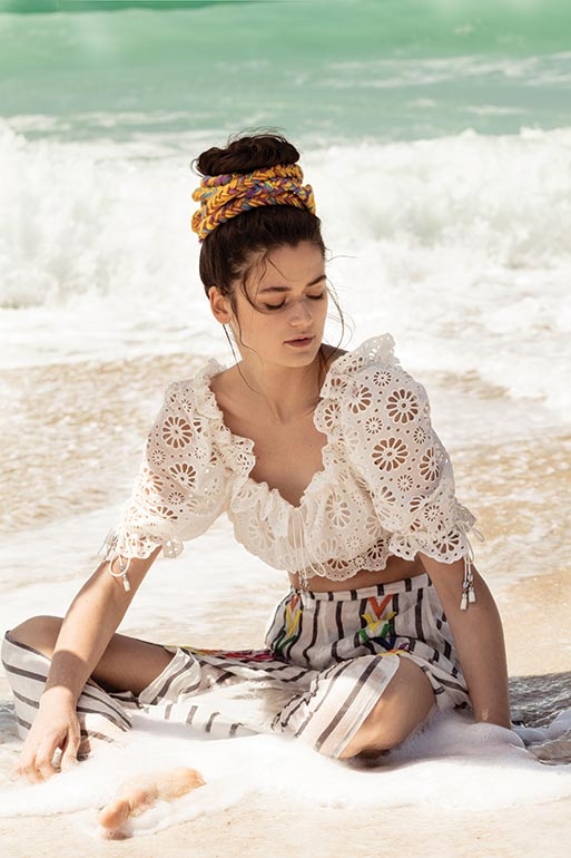 إستوحي تسريحة شعرك الحيويّة من أمواج البحر