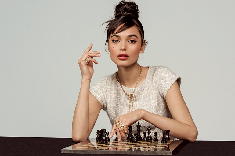 اسطعي أنوثةً وذكاءً مع Chanel